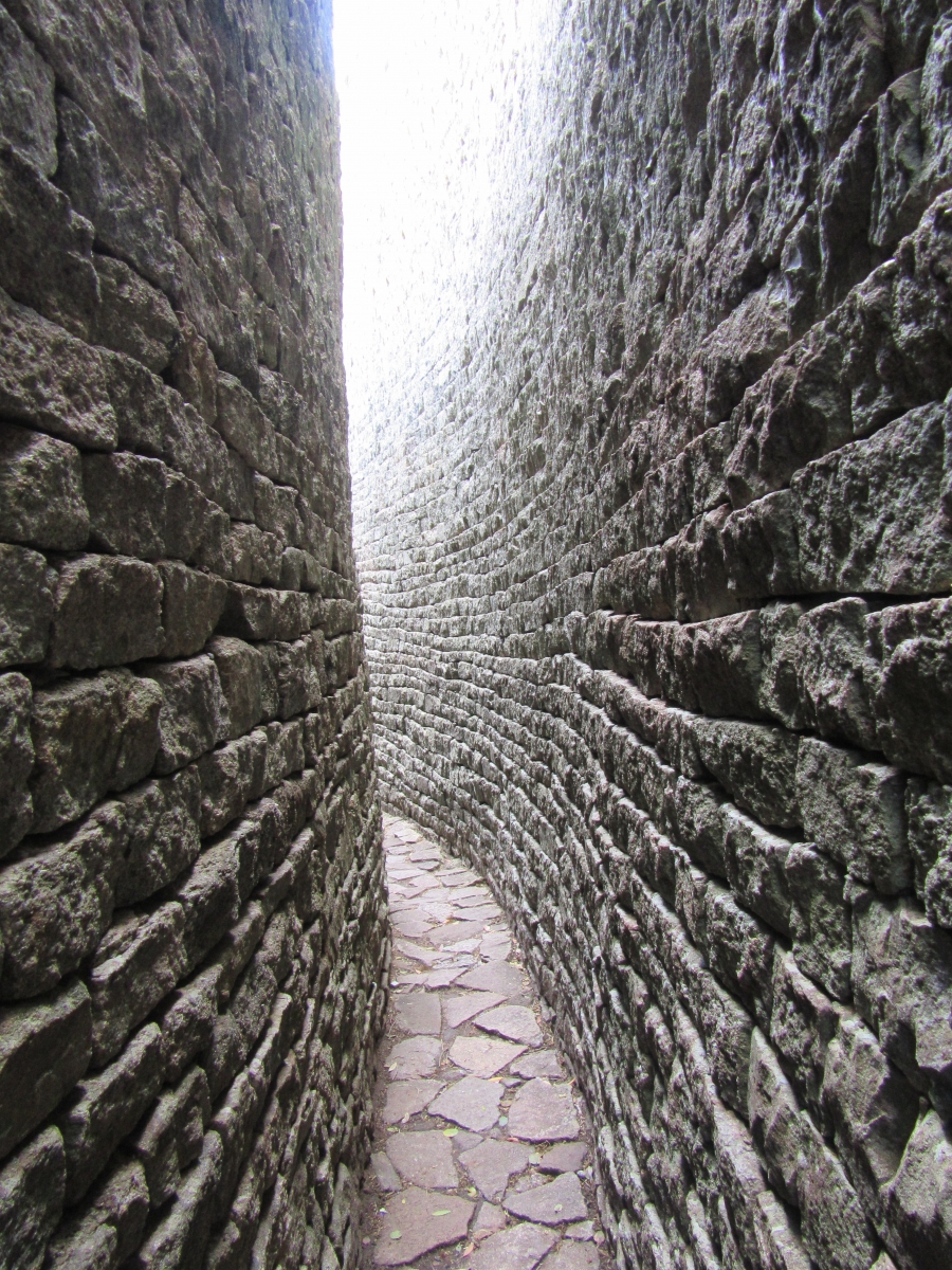 Impressive curved passageways no mortar used